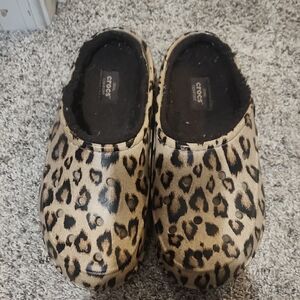 CROCS Cheetah Animal Print Clogs